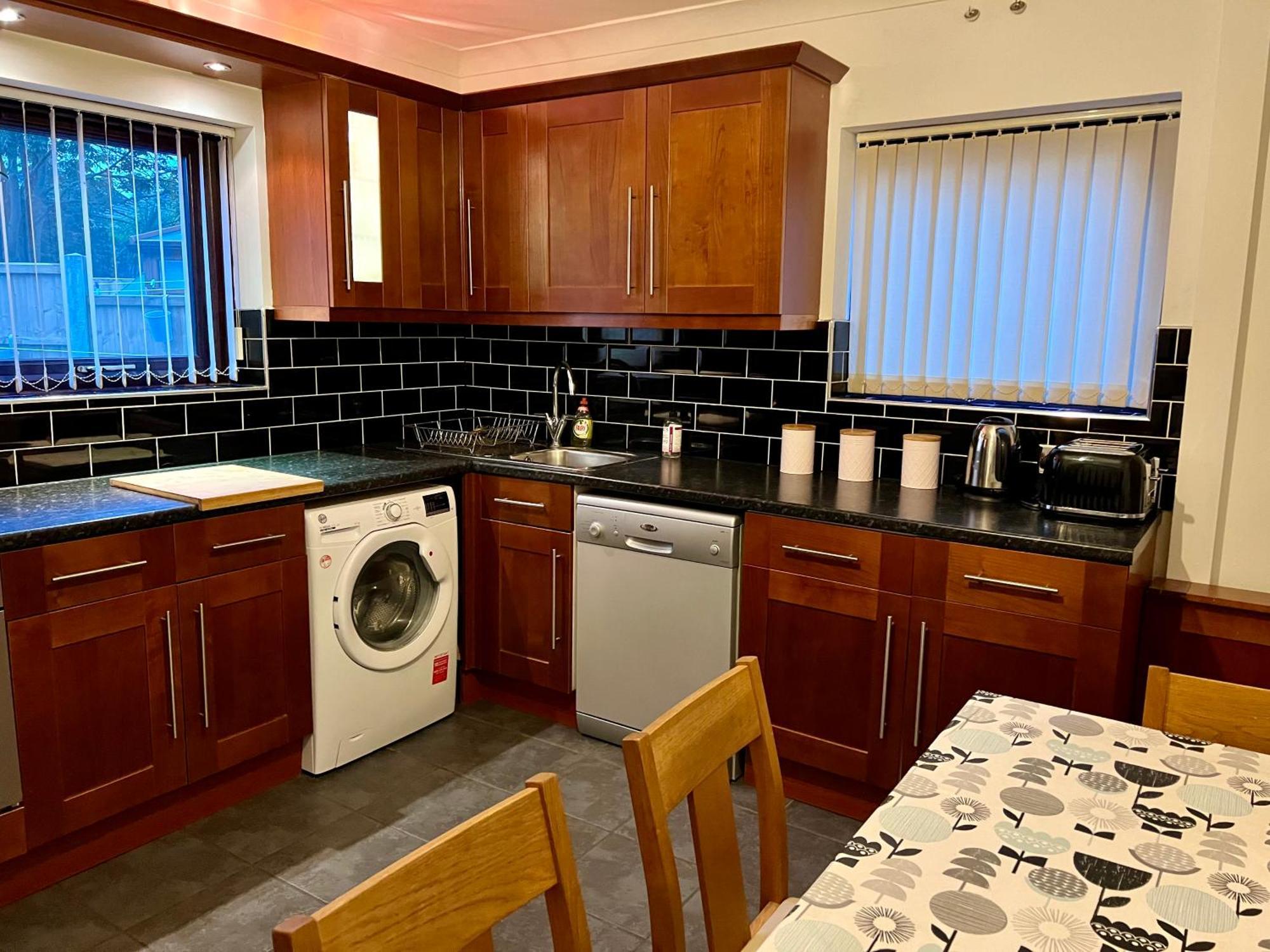 Housefield Stay, 4 Homestay Stoke-on-Trent